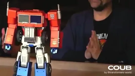 Kevin Smith presents 700$ Optimus Prime toy