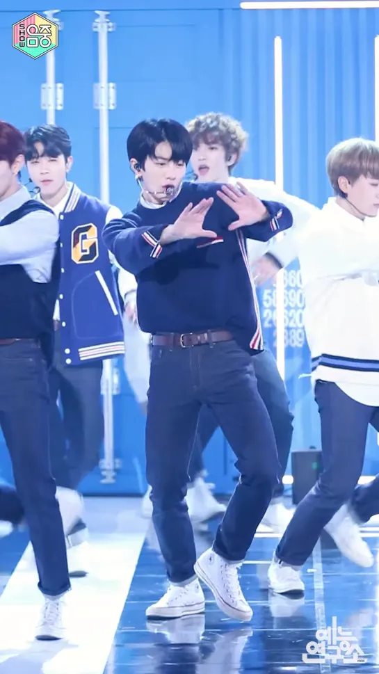 201010 Golden Child - Pump It Up @ Music Core Bomin Fancam