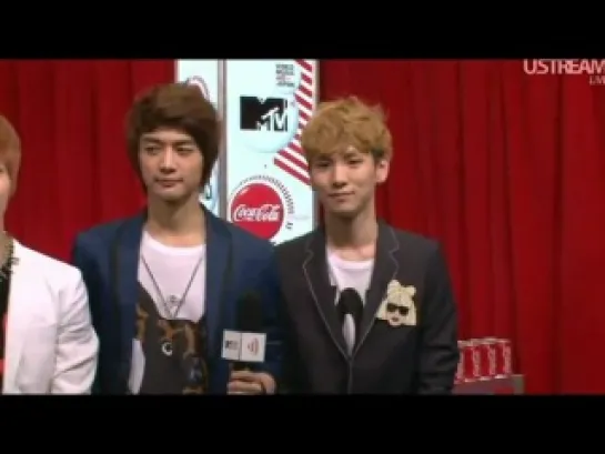 [EngSub] 110625 SHINee - Red Carpet @ VMAJ 2011