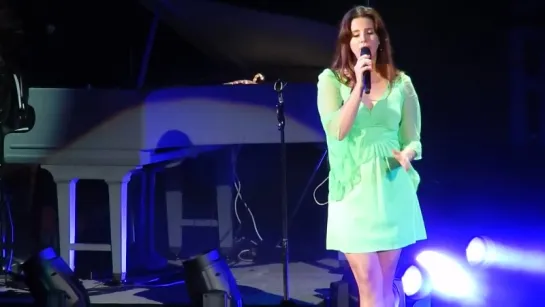 Lana Del Rey – Shades of Cool (Live @ «Endless Summer Tour»)