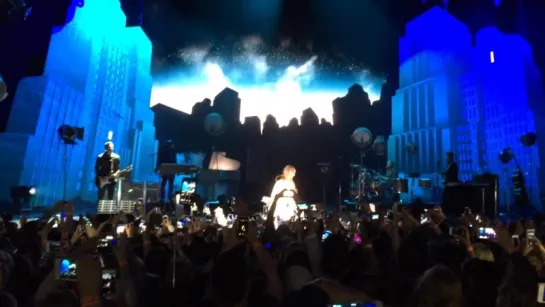 Lana Del Rey – Cruel World (Live @ «Endless Summer Tour»)