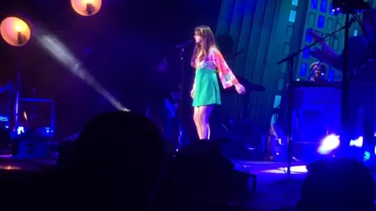 Lana Del Rey – Shades of Cool (Live @ «Endless Summer Tour»)