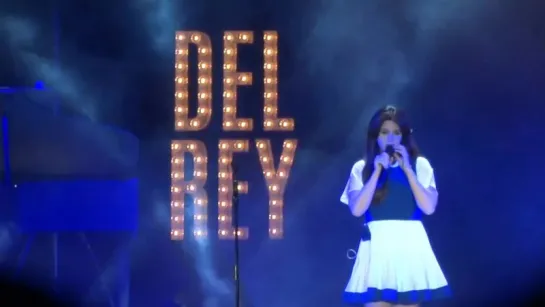 Lana Del Rey – Summertime Sadness (Live @ «Endless Summer Tour»)