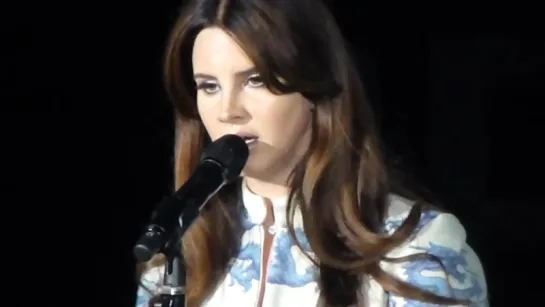 Lana Del Rey – Cruel World (Live @ «Endless Summer Tour»)