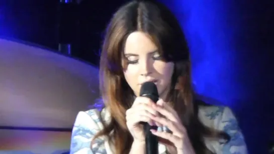 Lana Del Rey – Blue Jeans (Live @ «Endless Summer Tour»)