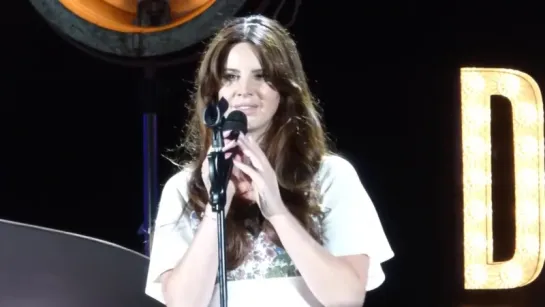 Lana Del Rey – Video Games (Live @ «Endless Summer Tour»)