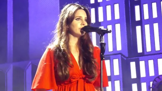 Lana Del Rey – Video Games (Live @ «Endless Summer Tour»)