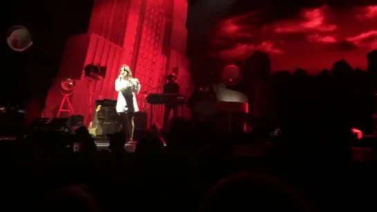 Lana Del Rey – Serial Killer (Live @ «Endless Summer Tour»)