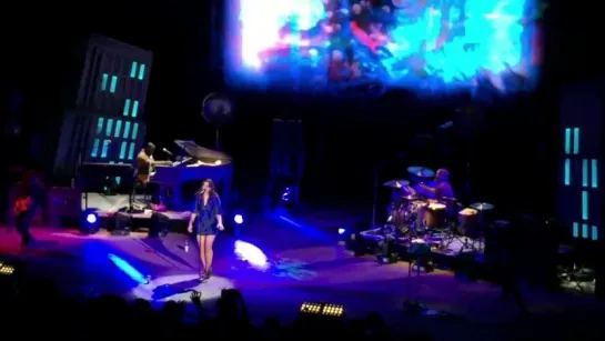 Lana Del Rey – Shades Of Cool (Live @ «Endless Summer Tour»)