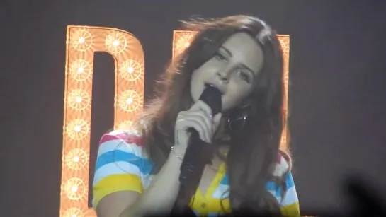 Lana Del Rey – Video Games (Live @ «Endless Summer Tour»)