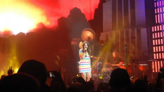 Lana Del Rey – Summertime Sadness (Live @ «Endless Summer Tour»)