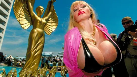 Lolo Ferrari - The Biggest Breasts In The World (engl. subs) (Documentary) (Channel 4) (2005)