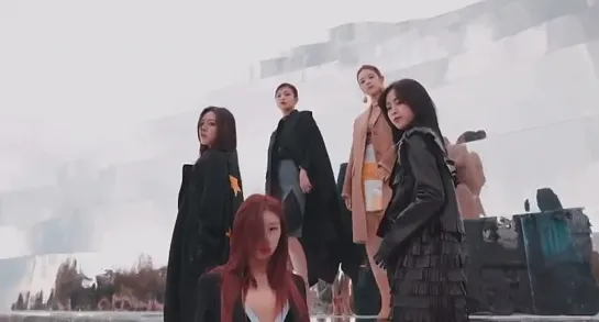 211115 Itzy за кулисами мероприятия @ The Imagine Landscapes Experience by Burberry in Jeju Event 2021.