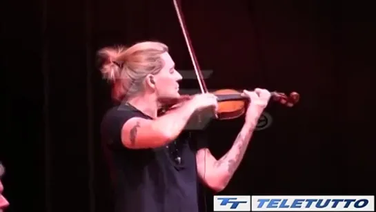 Sul violino di David Garrett, ammaliante viaggio nello spazio e tempo