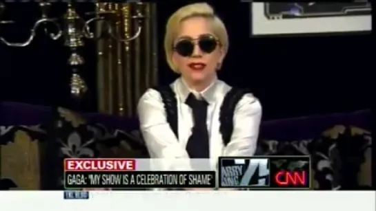 2010 // Lady Gaga > Larry King Live 2/4 (Gagavision.net)