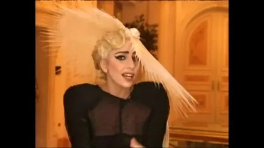 2010 // Lady Gaga > Autres ITW - CNBC - Polaroid Partnership (Gagavision.net)