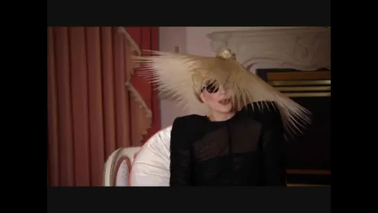 2010 // Lady Gaga > Autres ITW - CrazyFunBabe - Girlie Gadget (Gagavision.net)