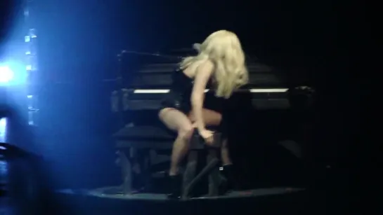 2009 // The Monster Ball Tour 1.0 > Make Her Say (Gagavision.net)