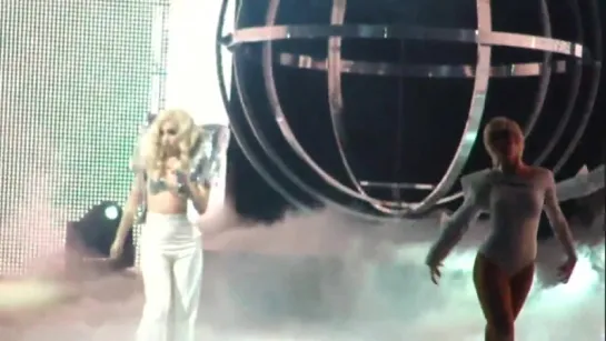 2009 // The Monster Ball Tour 1.0 > Bad Romance (Gagavision.net)