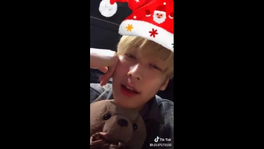 [TIK TOK] Sangil: #THEUNI+ #MerryChristmas #Lipsync #allwrong #Snuper #sangil. 2017.12.25