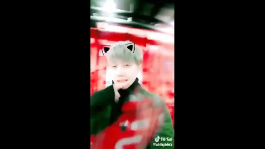 [TIK TOK] Giseok: #THEUNI+ #MerryChristmas￼ #Giseok. 2017.12.25