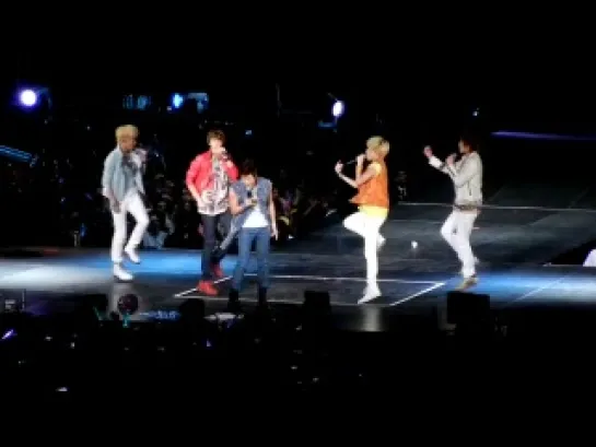 [fancam] 111023 SHINee - Noona Neomu Yeppeo (Replay) @ SMTOWN LIVE in NEW YORK