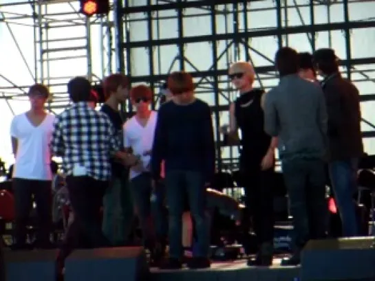 111009 SHINee & BEAST New York, New York rehearsal [3]