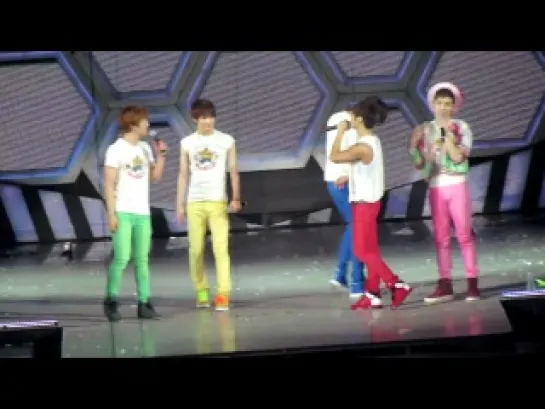 [Fancam] 120915 SHINee World II in Taiwan - Minho's funny dance