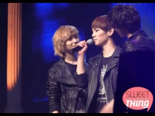 [fancam] 110220 SHINee Key grabs Minho's chin + Taemin & Minho stare at Key @ Santafe Special Event.flv