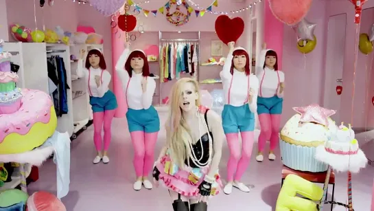 Avril Lavigne - Hello Kitty