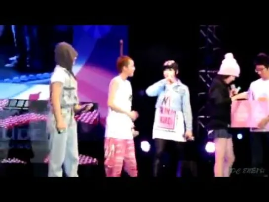 2NE1 Fancam Aug 20 2010 Talk2