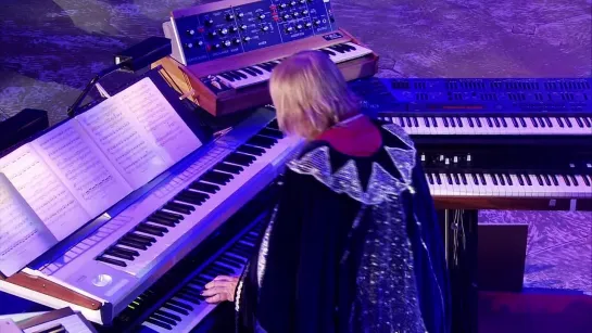 Rick.Wakeman.The.Six.Wives.Of.Henry.Viii. Live.At.Hampton.Court.Palace.2009