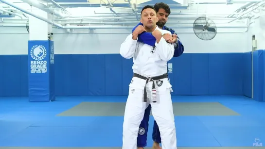 Renzo Gracie - 7 Against the Standing Rear Choke (защита от удушающего захвата сзади)