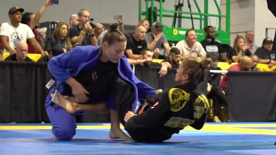 Tracy Goodell Hits Ultra-Rare Lapel Choke