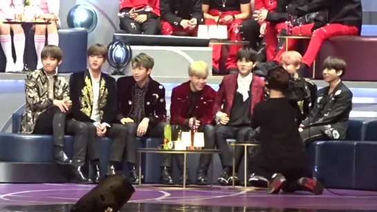 [HD FANCAM] 161202 BTS reaction to I.O.I, TWICE win speech @ MAMA 2016