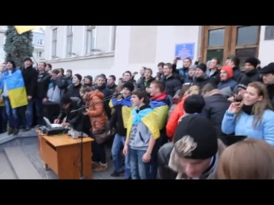 Школьная линейка в Киеве: "Москаляку на гилляку! / Русских - вешать! (2014)