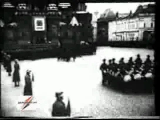 Парад на Красной площади 7 ноября 1937 года