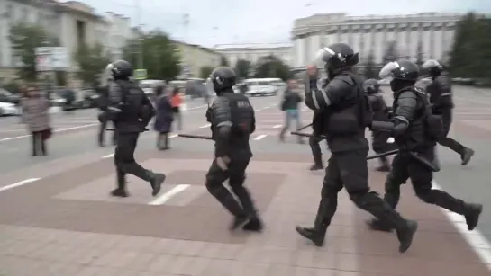 Росгвардия Бурятии разогнала мирную акцию протеста на площади Советов