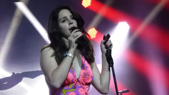 Lana Del Rey — Young and Beautiful (Live @ «The Chelsea»); Лас-Вегас, США