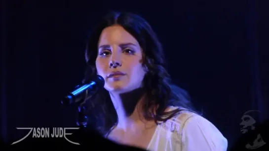 Lana Del Rey – Video Games (Live @ «SXSW»)