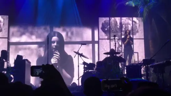 Lana Del Rey – Change (Live @ «Terminal 5»)