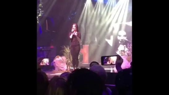 Lana Del Rey – Chelsea Hotel No. 2 [Leonard Cohen cover] (Live @ «Terminal 5»)