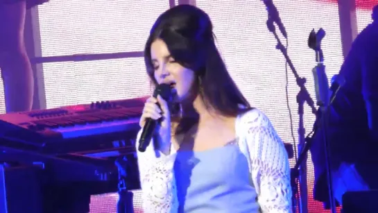 Lana Del Rey – Born To Die (Live @ «Santa Barbara Bowl»)