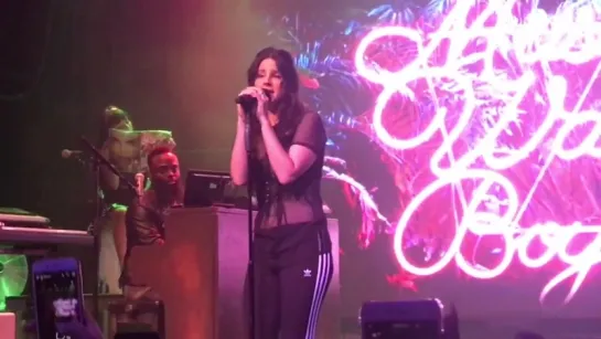 Lana Del Rey – Music To Watch Boys To [2] (Live @ «House of Blues»)