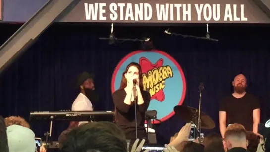 Lana Del Rey – Heroin (Live @ Amoeba Music)