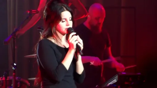 Lana Del Rey – Born to Die (Live @ O2 Academy Brixton)