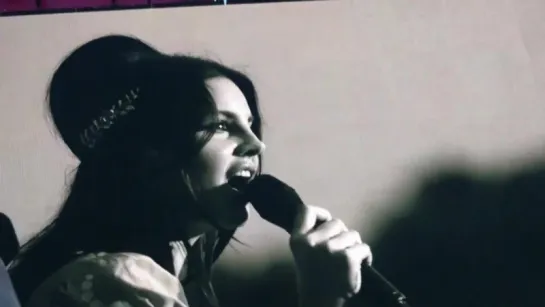 Lana Del Rey – Ultraviolence (Live @ Lollapalooza Paris)