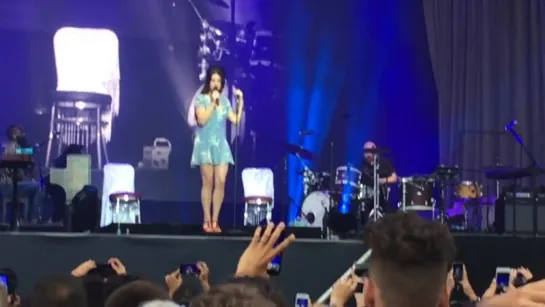 Lana Del Rey – Shades Of Cool (Live @ Lollapalooza Paris)