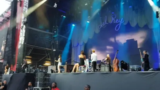 Lana Del Rey – White Mustang [2] (Live @ Lollapalooza Paris)