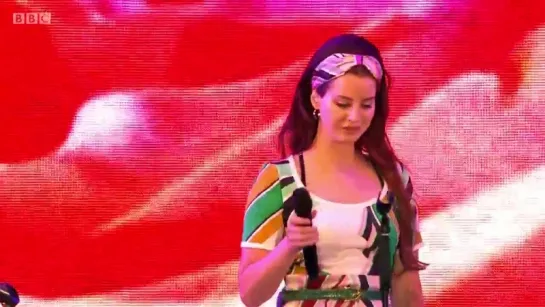 Lana Del Rey – Video Games (Live @ «Radio 1's Big Weekend»)